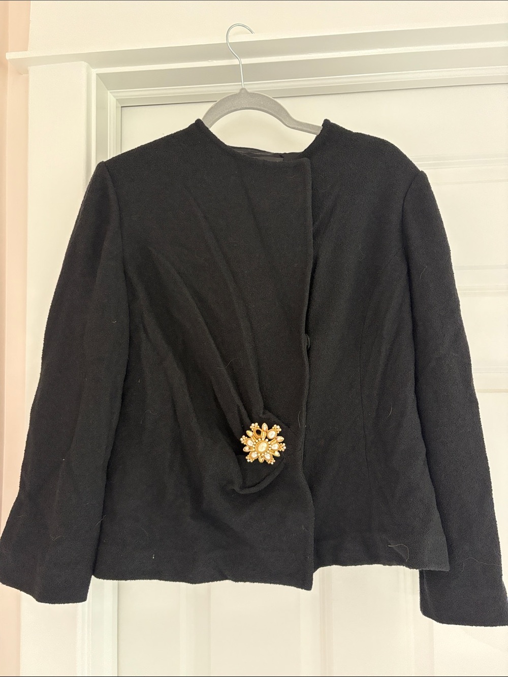 St. John crepe jacket pearl rhinestone pin size 12